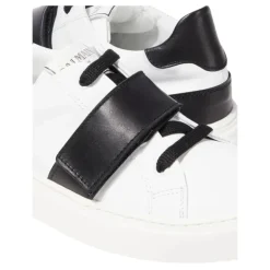 Baskets en cuir
