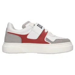 Baskets en cuir et daim
