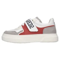 Baskets en cuir et daim