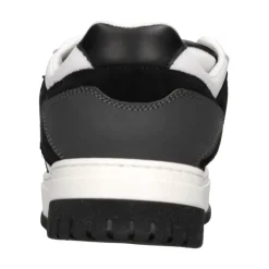Baskets en cuir et daim