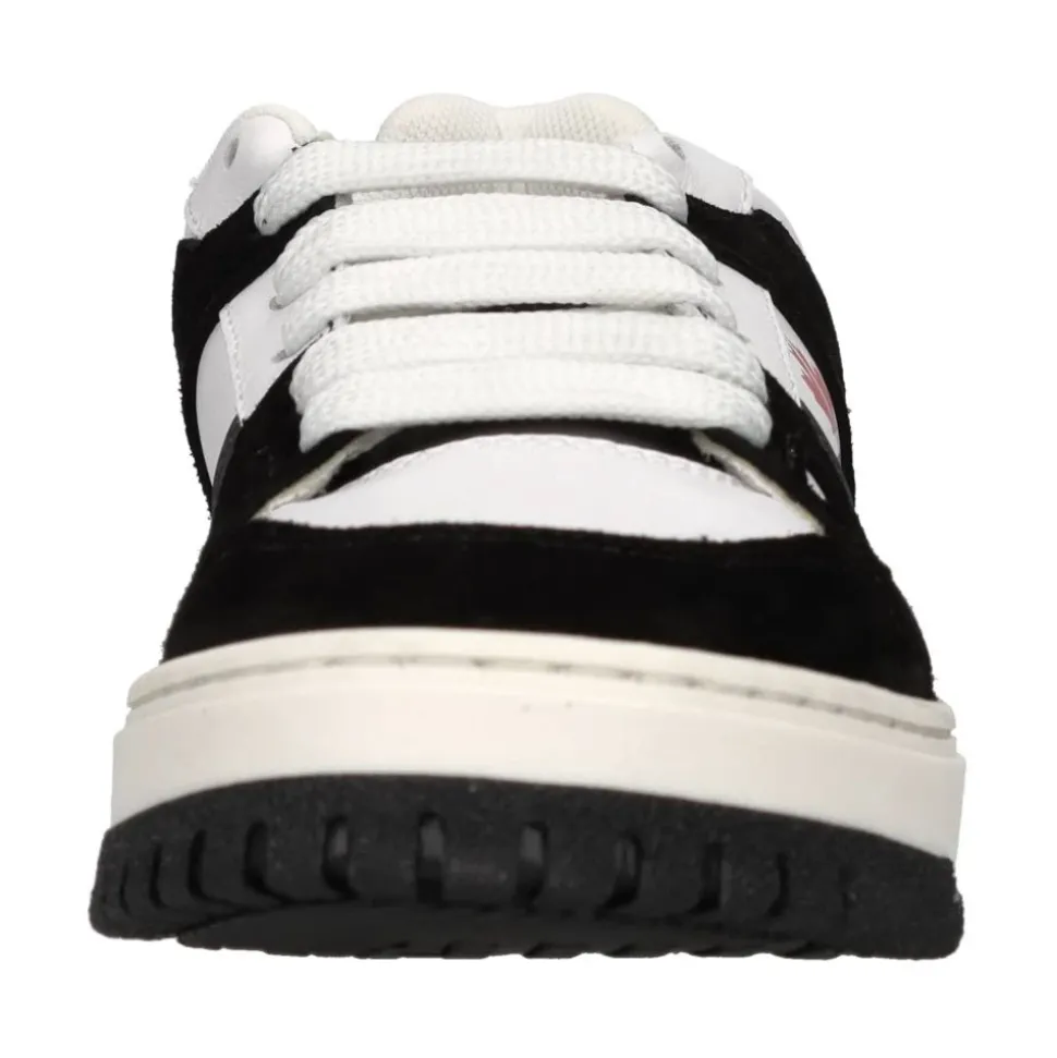 Baskets en cuir et daim
