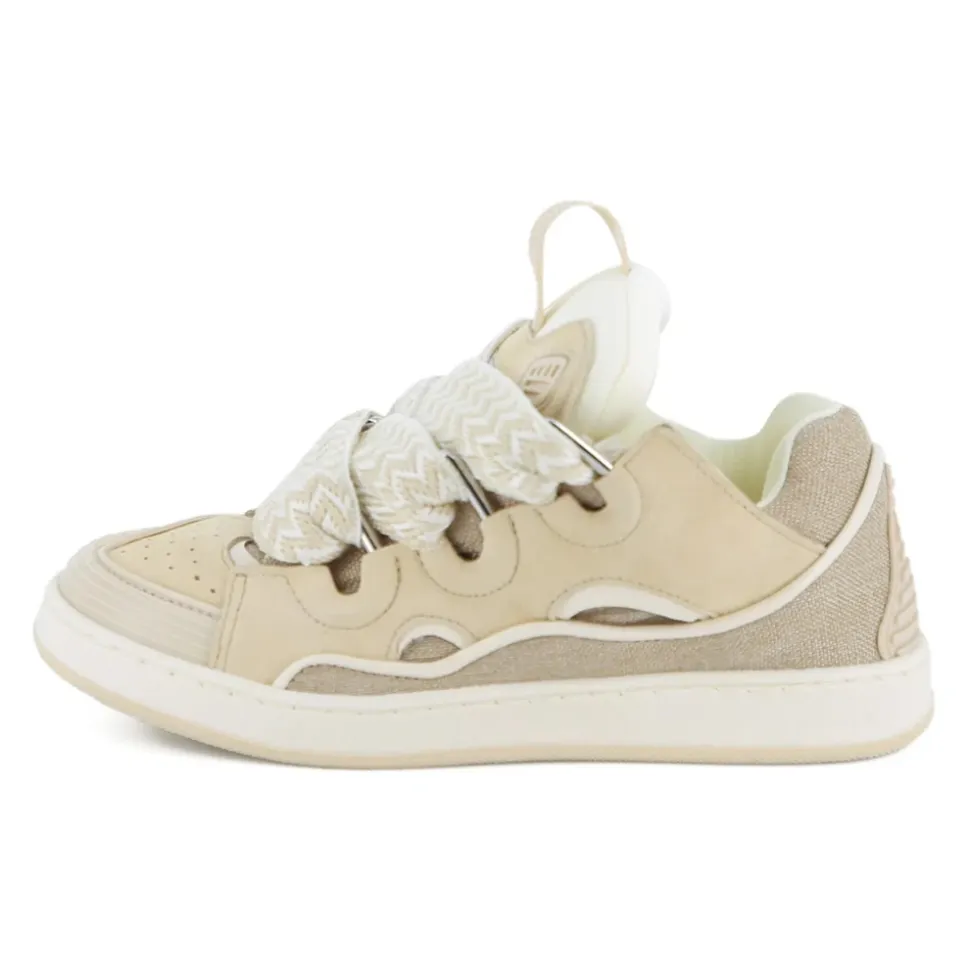 Baskets à lacets