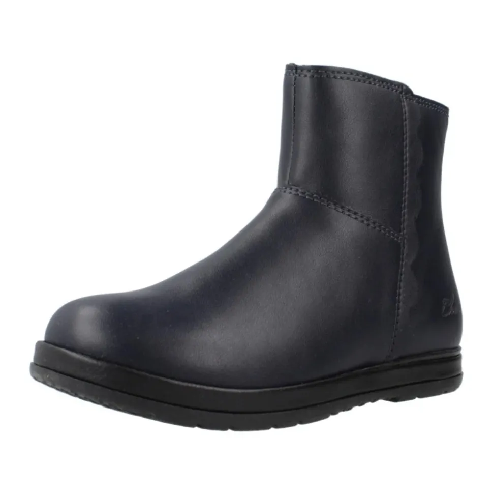 Bottes à la mode pour des tenues élégantes