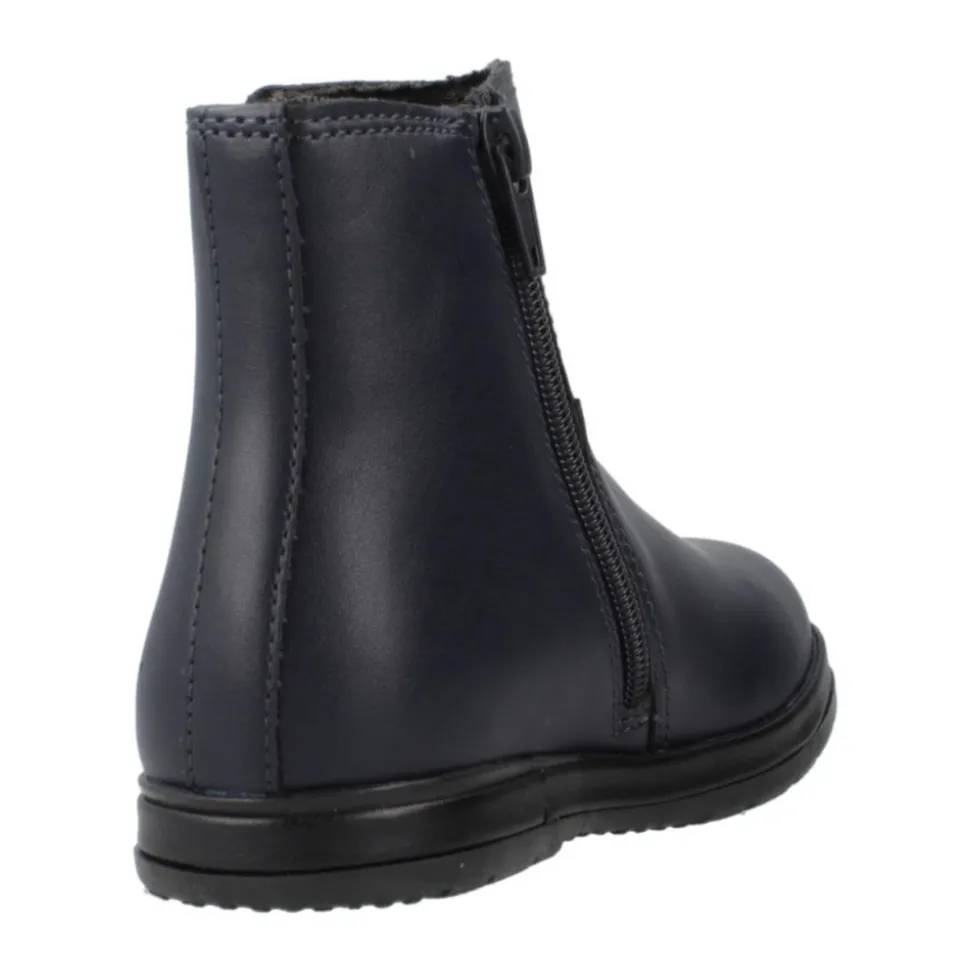 Bottes à la mode pour des tenues élégantes