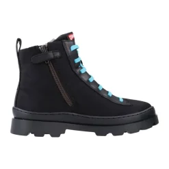 Bottes élégantes pour petits aventuriers