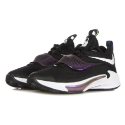 Chaussure de basket Freak 3