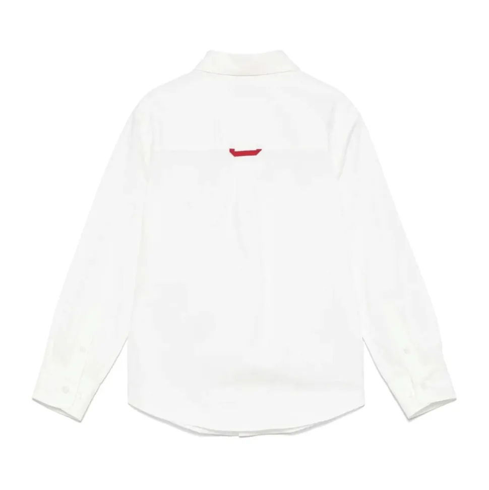 Chemise en coton boutonnée sur le devant
