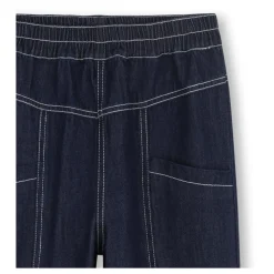 Jeans à empiècements et surpiqûres contrastées