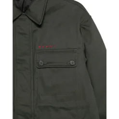 Manteau avec détail de poche et logo brodé