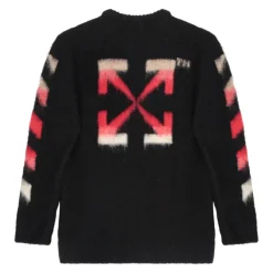 Pull en maille à flèches brossées