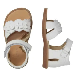 Sandales en cuir avec coeur appliqués FIRUN