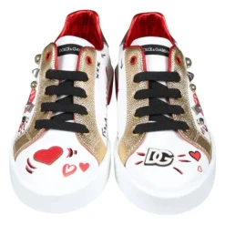 Sneakers à imprimé graffiti et pierres précieuses